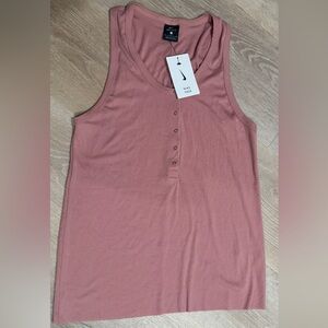 NWT Nike yoga top Sz small